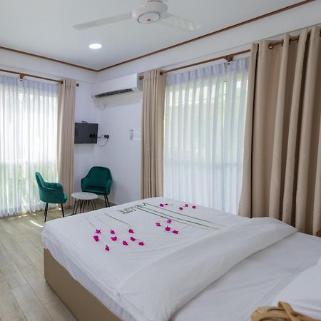 ホテル Nihaali Maldives Kudarikilu エクステリア 写真